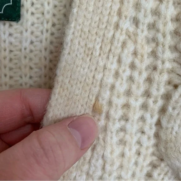 American Eagle Cream Cropped Cardigan Sweater Size Small Cable Knit NWT - Picture 8 of 15